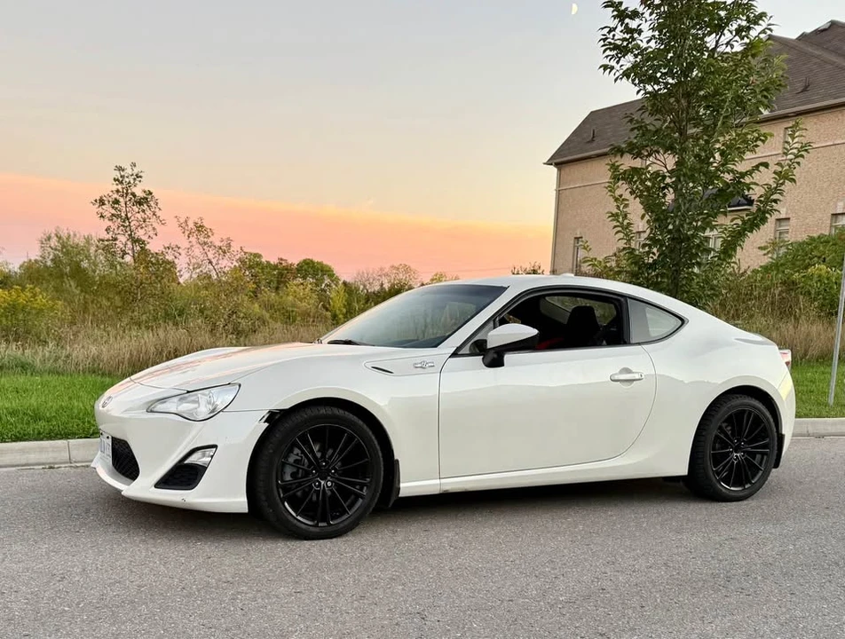 2016 Scion FR-S - Image 2 of 3