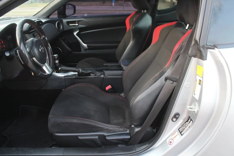2016 Scion FR-S - Image 11 of 17