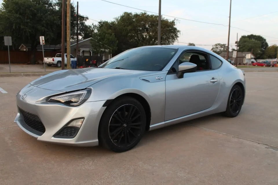 2016 Scion FR-S - Image 10 of 17