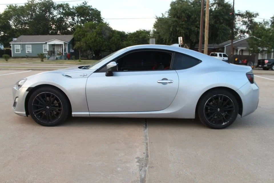 2016 Scion FR-S - Image 9 of 17