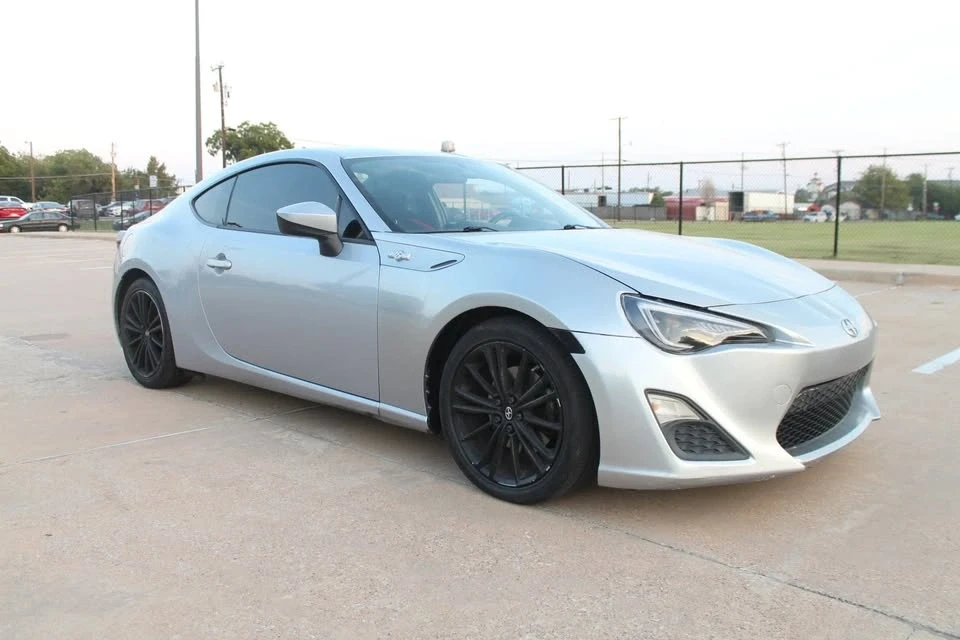 2016 Scion FR-S - Image 4 of 17