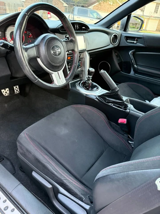 2016 Scion FR-S - Image 6 of 11