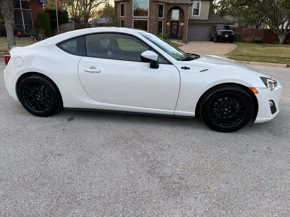 2016 Scion FR-S - Image 2 of 11