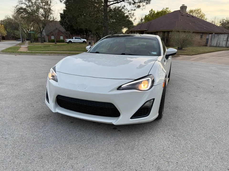2016 Scion FR-S - Image 3 of 11