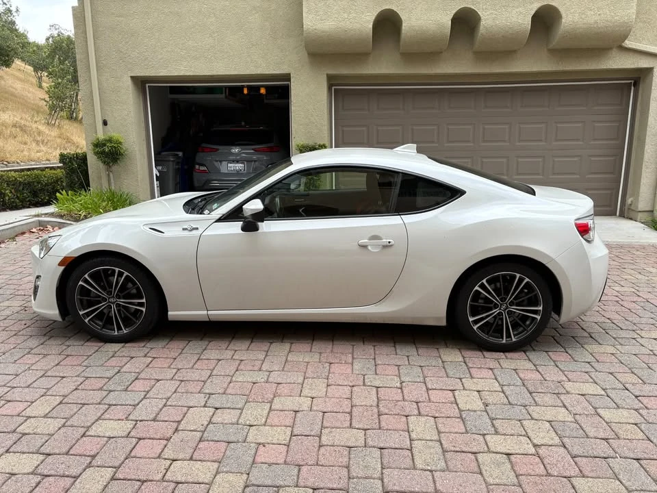 2016 Scion FR-S - Image 8 of 13