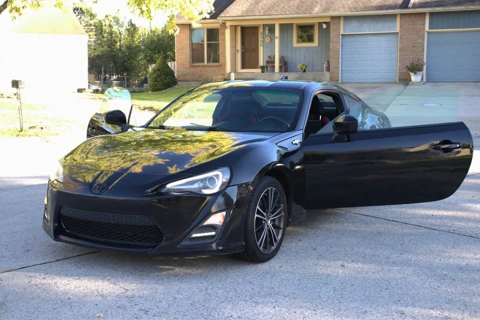 2016 Scion FR-S - Image 2 of 19