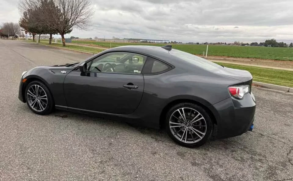 2016 Scion FR-S - Image 8 of 17