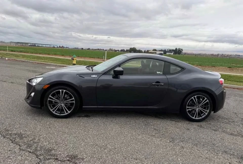 2016 Scion FR-S - Image 5 of 17