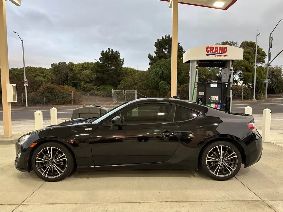 2016 Scion FR-S - Image 4 of 10