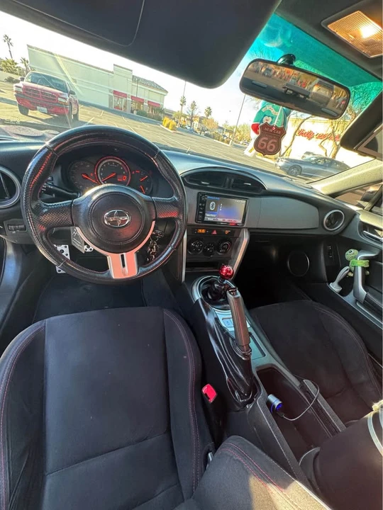 2016 Scion FR-S - Image 10 of 11