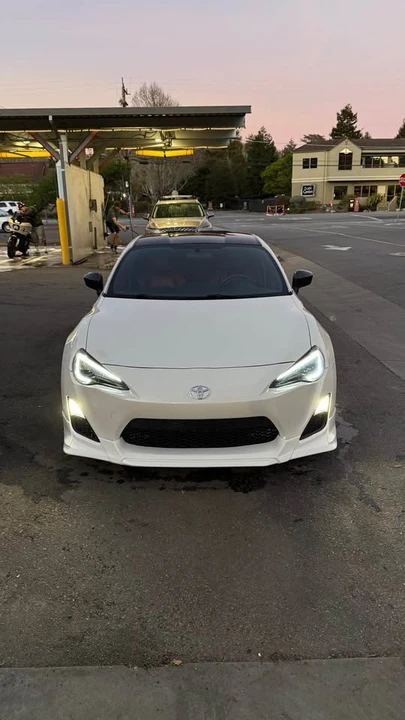 2016 Scion FR-S - Image 3 of 8