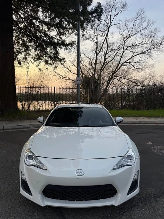 2016 Scion FR-S - Image 2 of 14