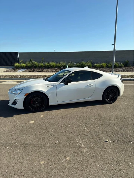 2016 Scion FR-S - Image 5 of 11