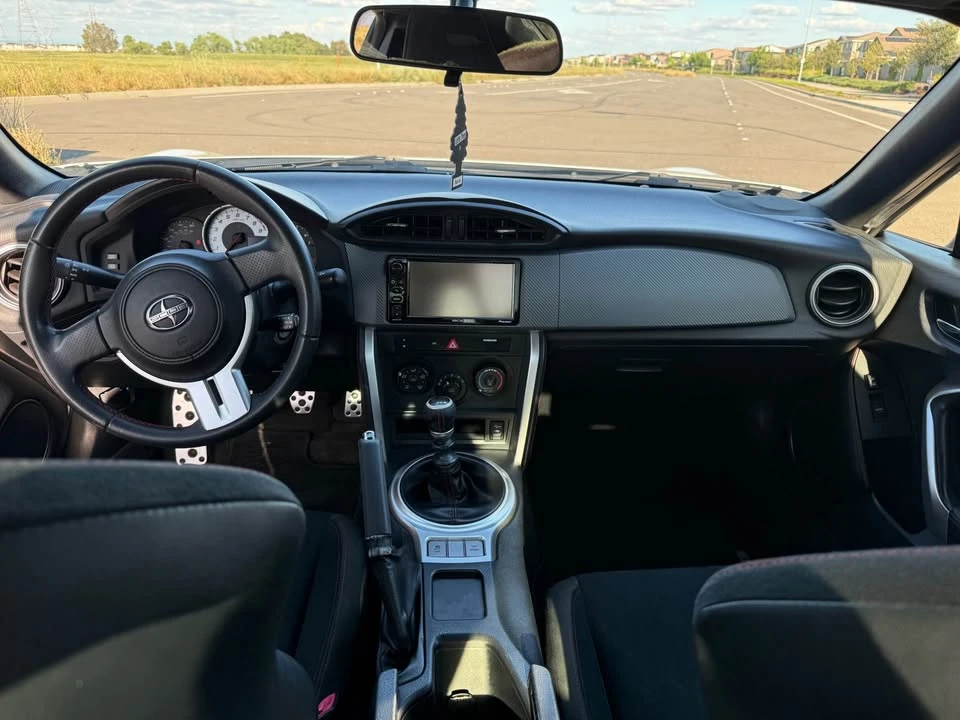 2016 Scion FR-S - Image 10 of 11