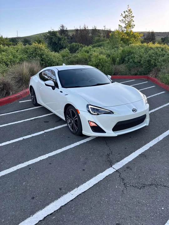 2016 Scion FR-S - Image 2 of 10
