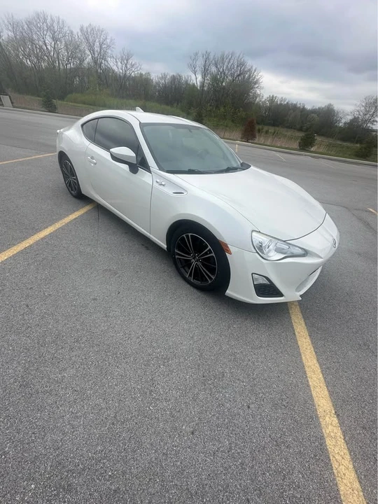 2016 Scion FR-S - Image 2 of 6
