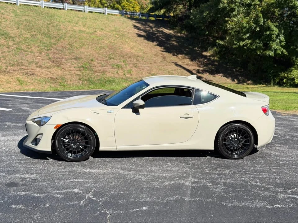 2016 Scion FR-S - Image 3 of 15