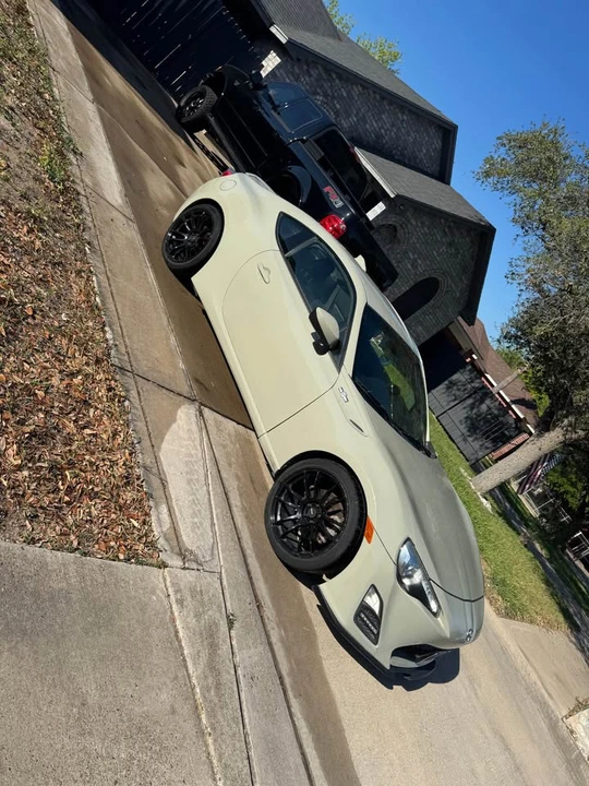 2016 Scion FR-S - Image 5 of 17