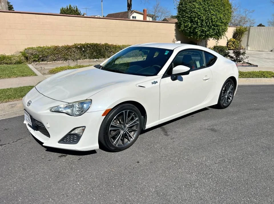 2016 Scion FR-S - Image 9 of 10