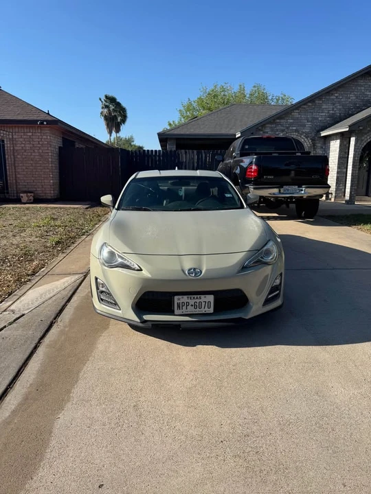 2016 Scion FR-S - Image 2 of 17