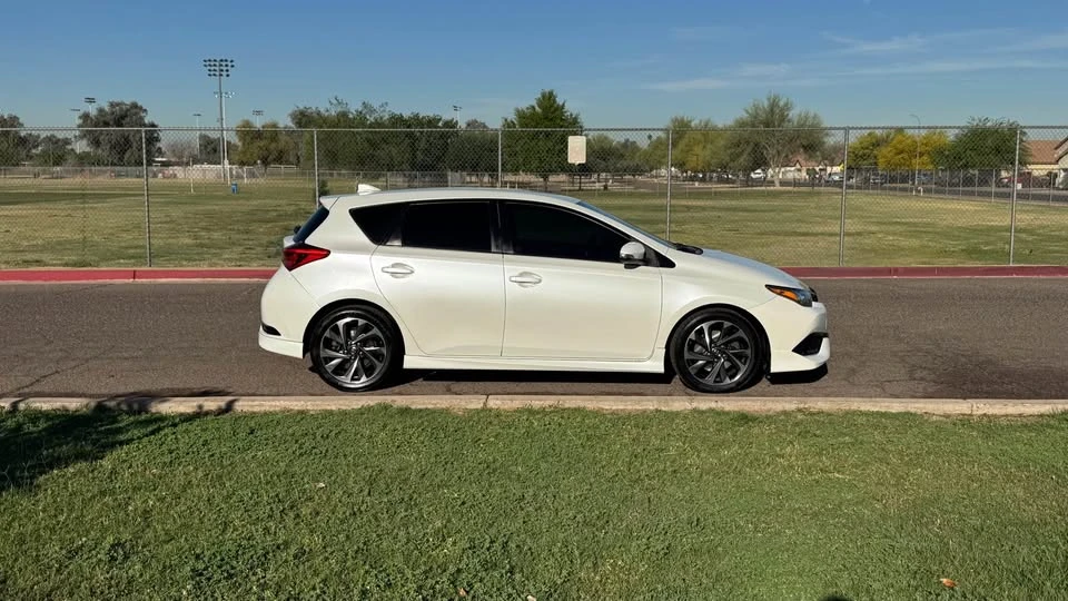 2016 Scion iM - Image 2 of 15