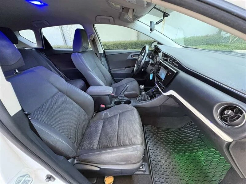 2016 Scion iM - Image 11 of 22