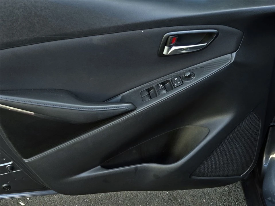 2016 Scion iA - Image 10 of 19