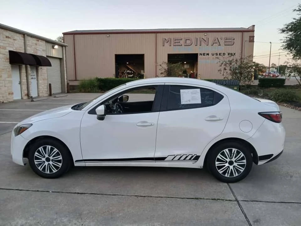 2016 Scion iA - Image 9 of 16