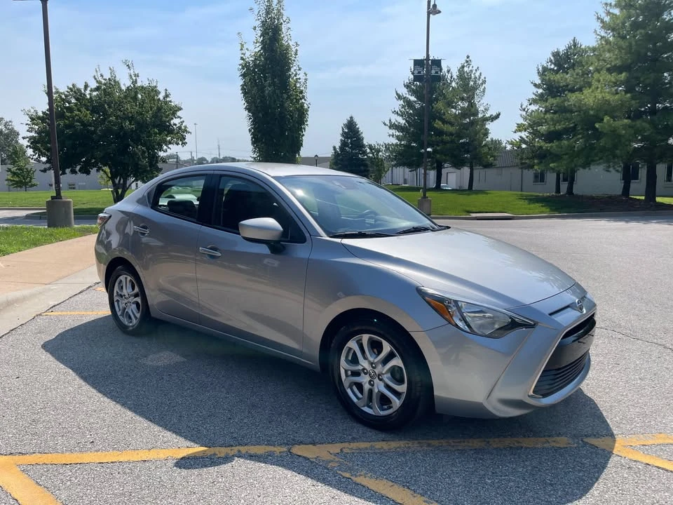 2016 Scion iA - Image 14 of 19