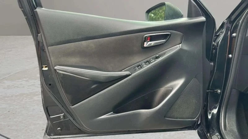 2016 Scion iA - Image 11 of 20