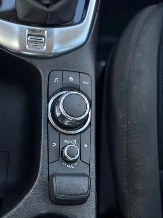 2016 Scion iA - Image 16 of 19