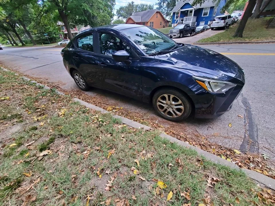 2016 Scion iA - Image 4 of 7