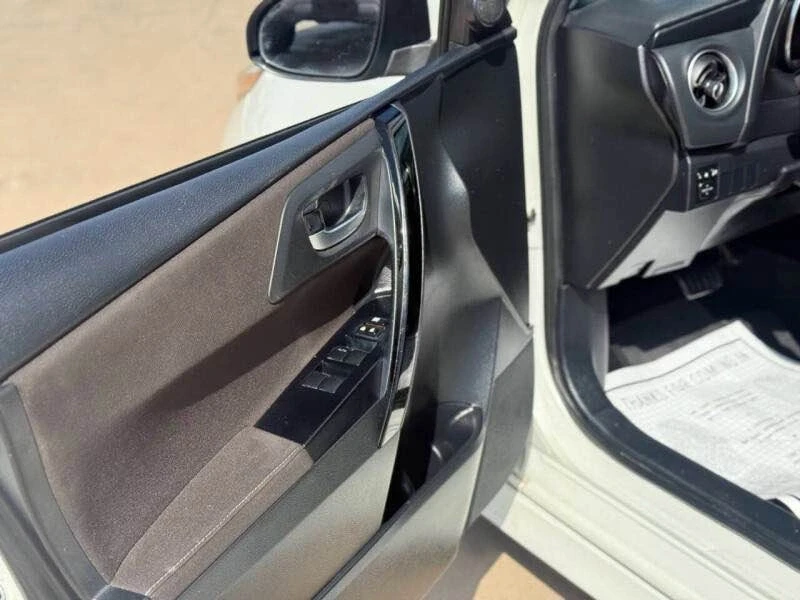 2016 Scion iM - Image 11 of 18