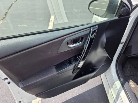 2016 Scion iM - Image 9 of 15