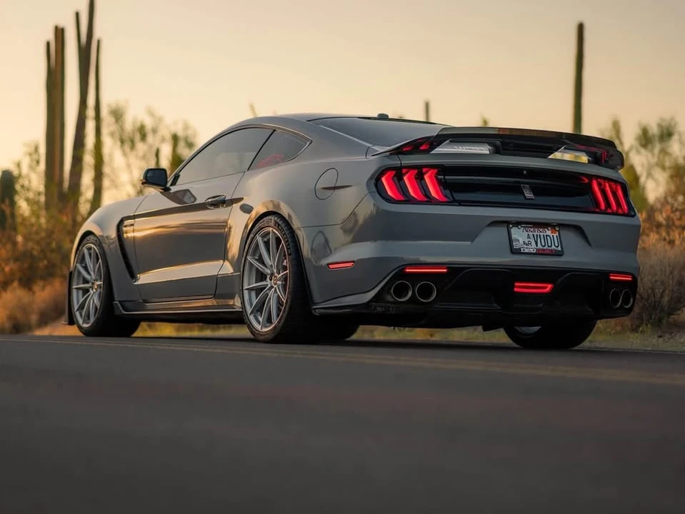 2016 Shelby GT350 - Image 2 of 5
