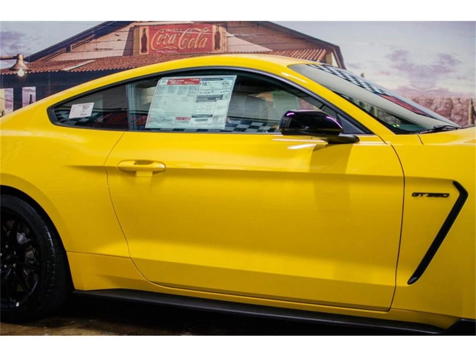 2016 Shelby GT350 - Image 5 of 31