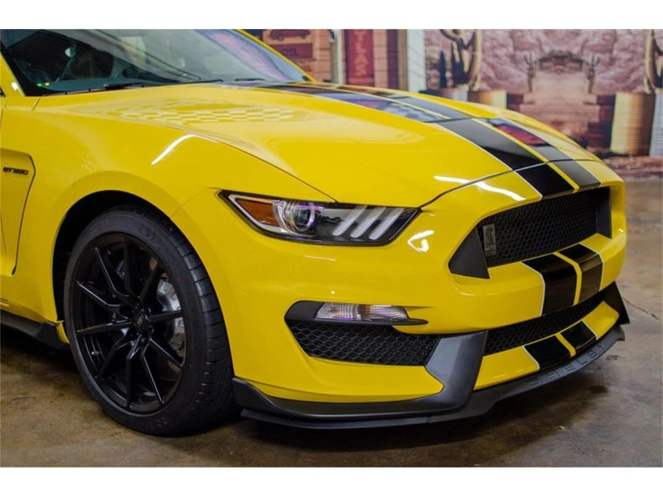 2016 Shelby GT350 - Image 2 of 31