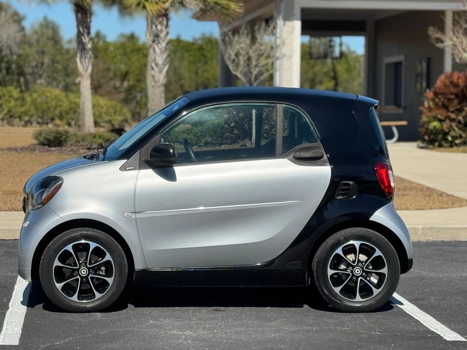 2016 Smart Fortwo 3rd Gen - Image 27 of 31