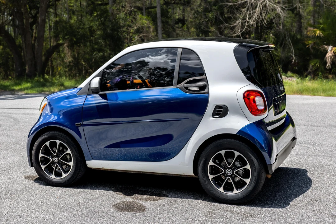 2016 Smart Fortwo 3rd Gen - Image 11 of 31