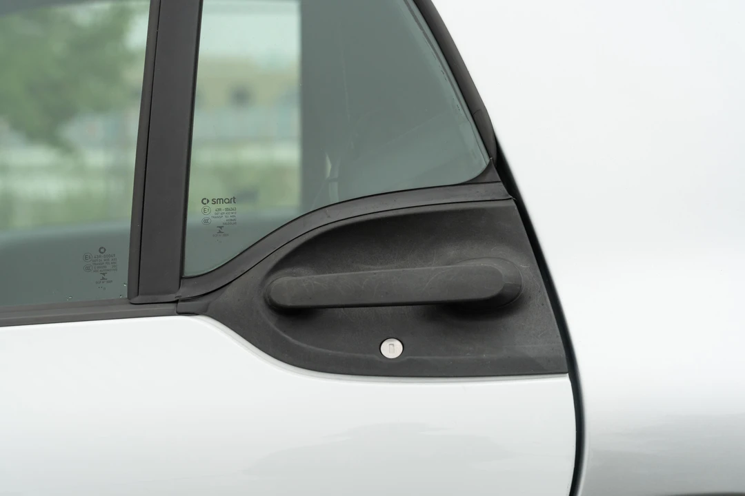 2016 Smart Fortwo 3rd Gen - Image 25 of 31