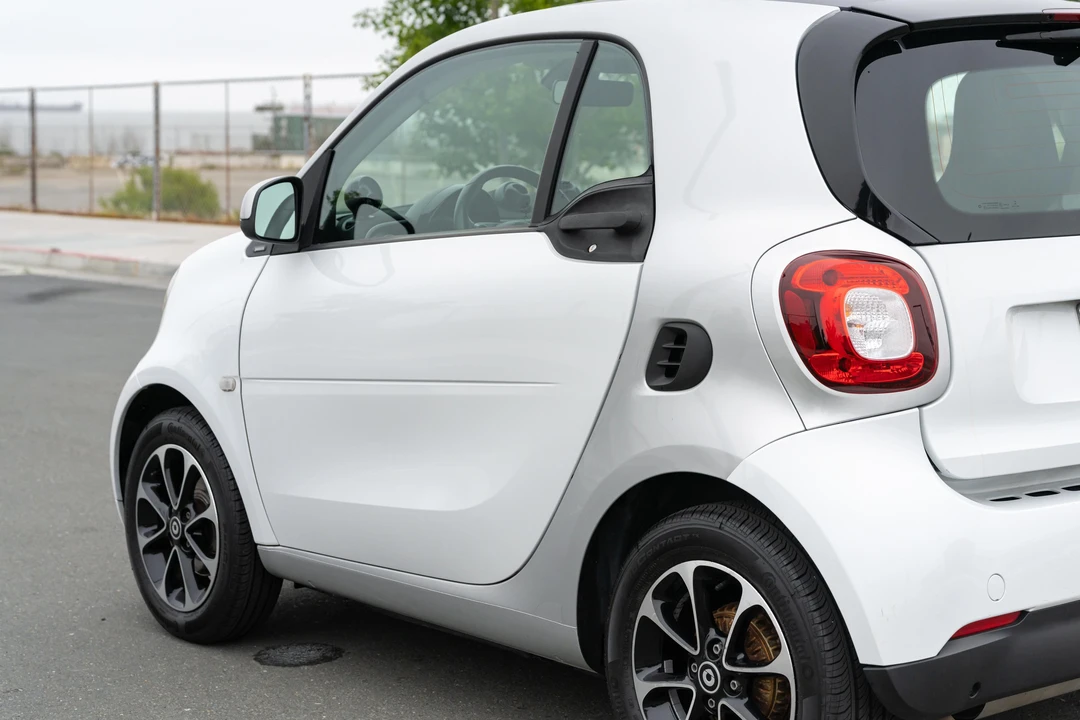 2016 Smart Fortwo 3rd Gen - Image 27 of 31