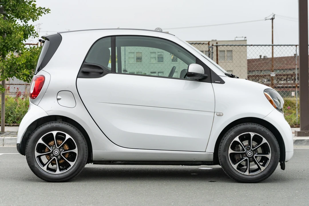 2016 Smart Fortwo 3rd Gen - Image 3 of 31