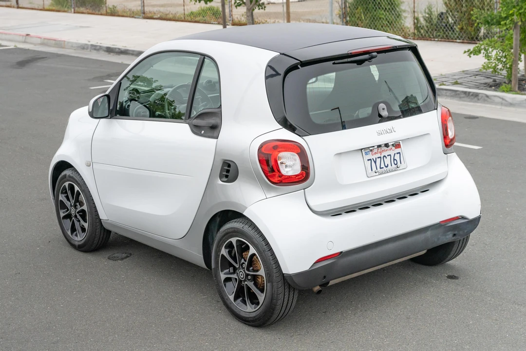 2016 Smart Fortwo 3rd Gen - Image 4 of 31
