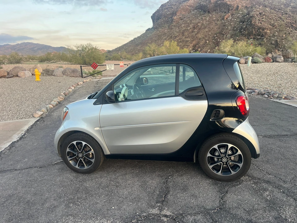 2016 Smart Fortwo 3rd Gen - Image 17 of 31