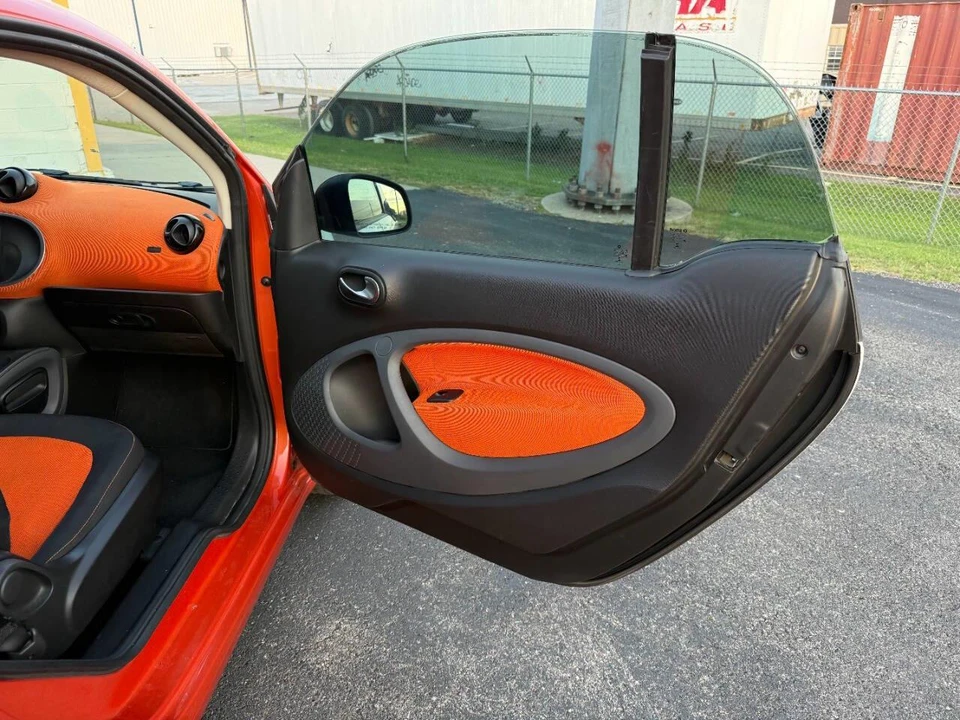 2016 Smart Fortwo 3rd Gen - Image 27 of 31