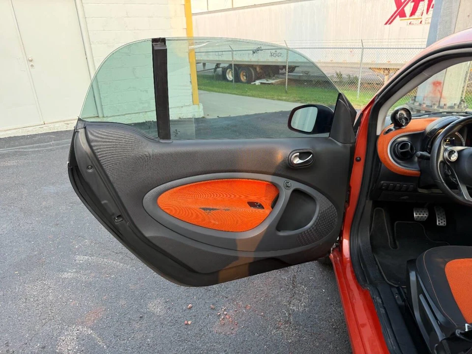 2016 Smart Fortwo 3rd Gen - Image 28 of 31