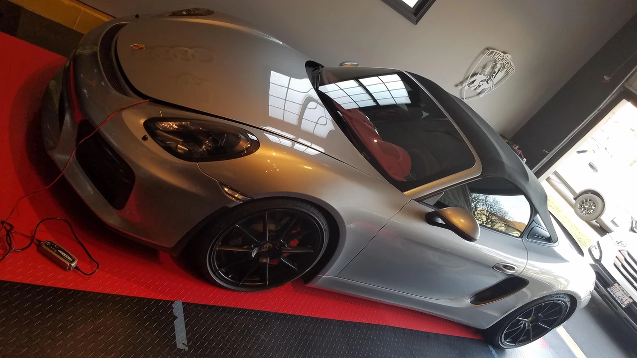 2016 Porsche 981 Boxster Spyder - Image 10 of 10