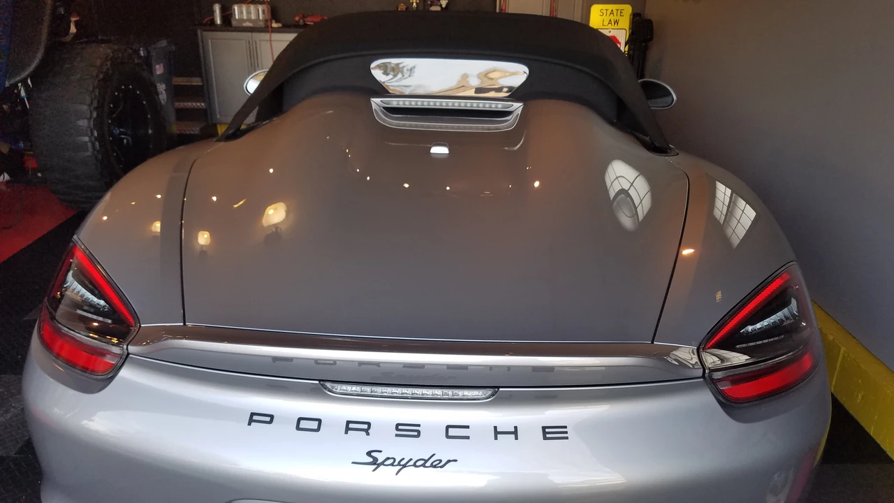 2016 Porsche 981 Boxster Spyder - Image 9 of 10