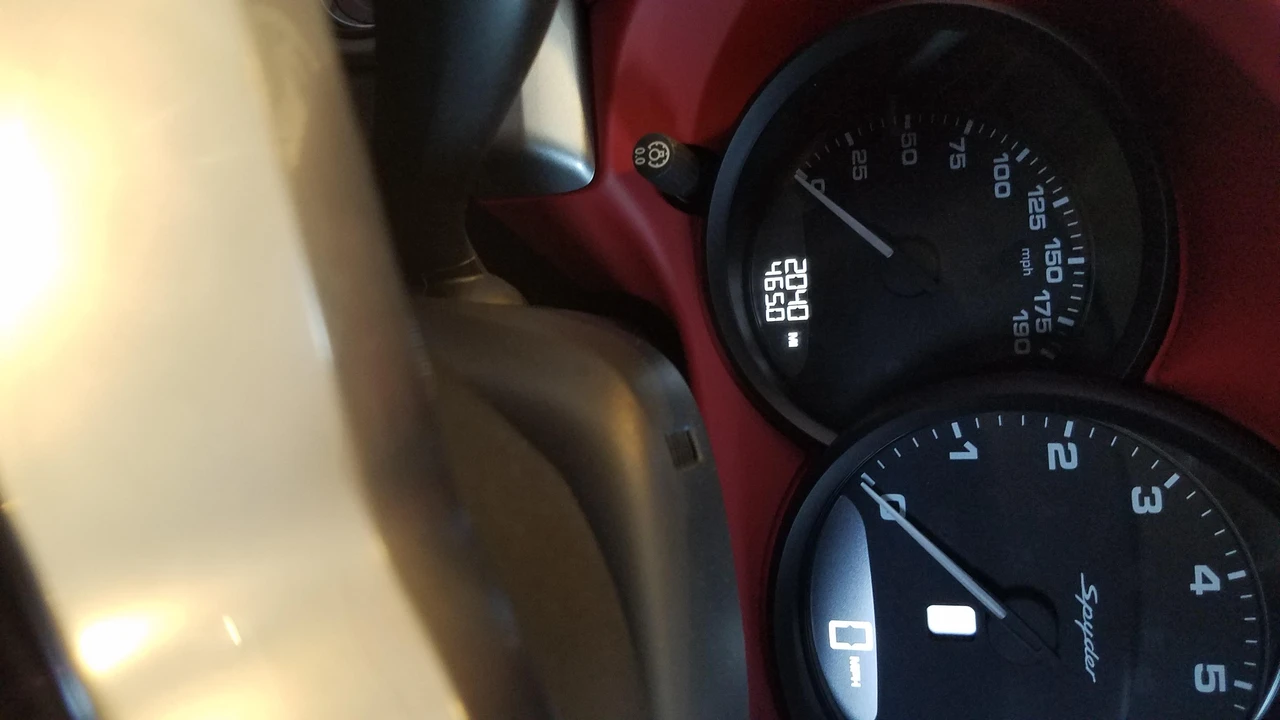 2016 Porsche 981 Boxster Spyder - Image 6 of 10