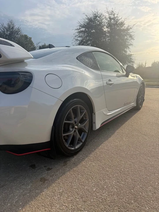 2016 Subaru BRZ 1st Gen - Image 5 of 15